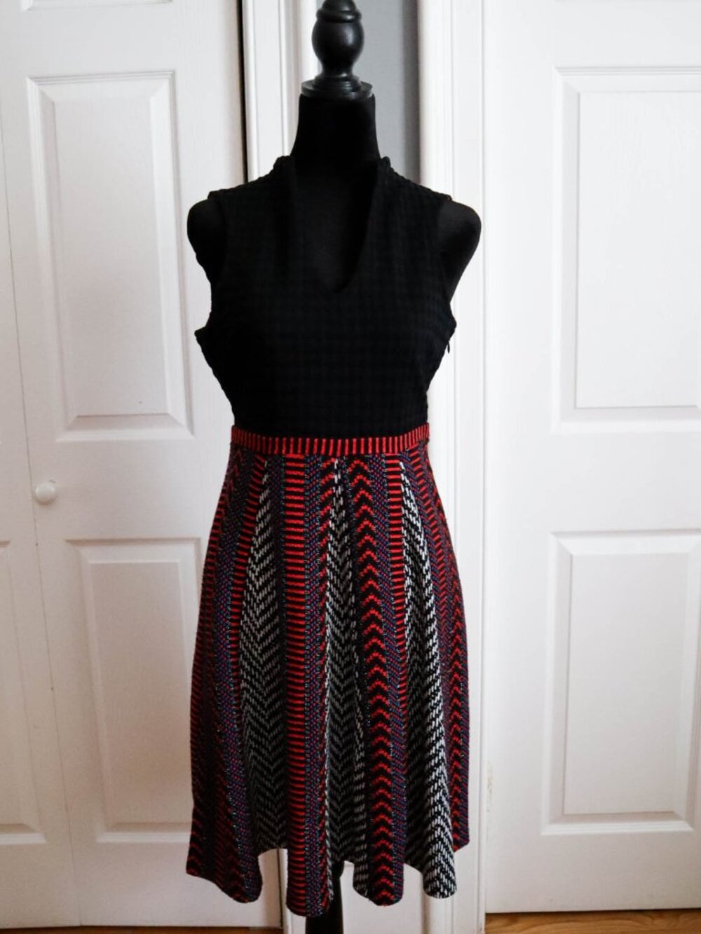 Anthropologie Maeve Carolina Fit & Flare Dress Sz 4 Boho Southwestern Red Black